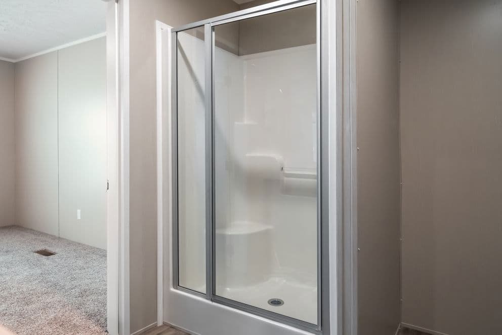 The eagle 60 bathroom home features