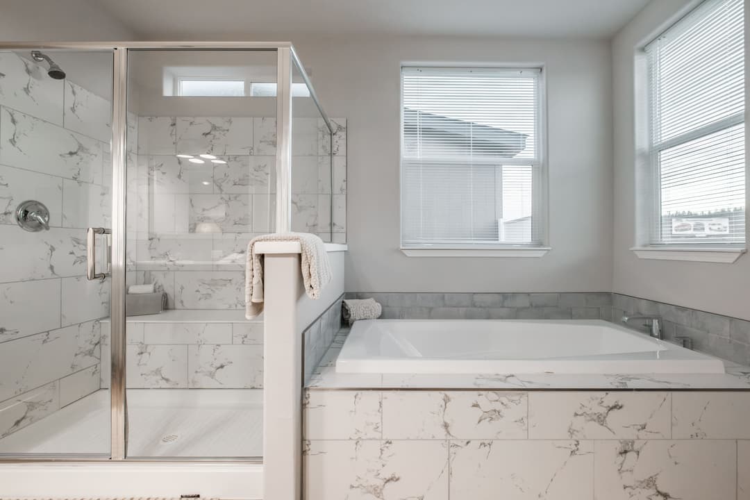 Diamond peak bathroom home features