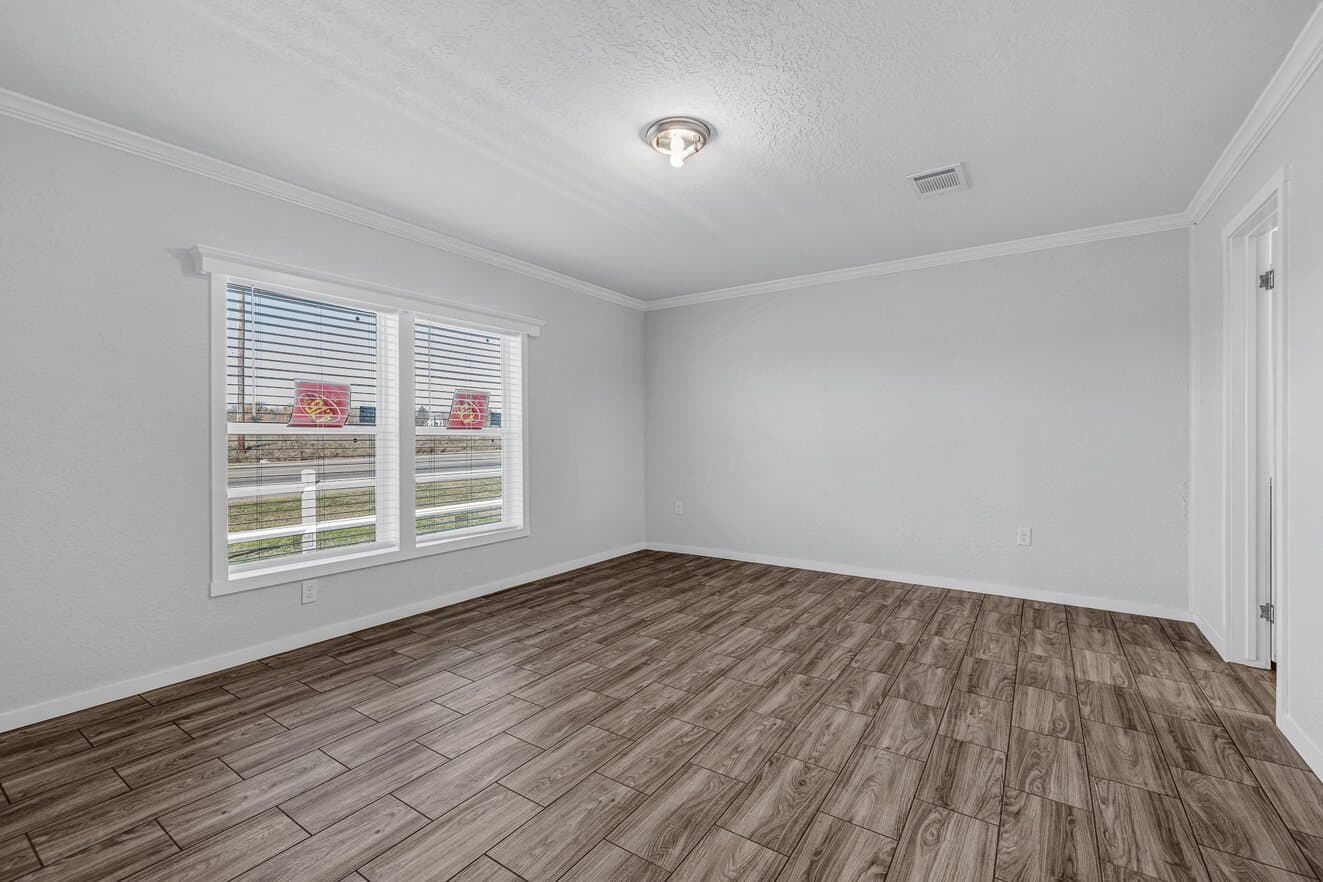 Topaz 28764a bedroom home features