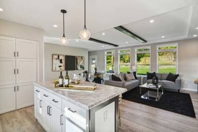 Cabernet interior home features