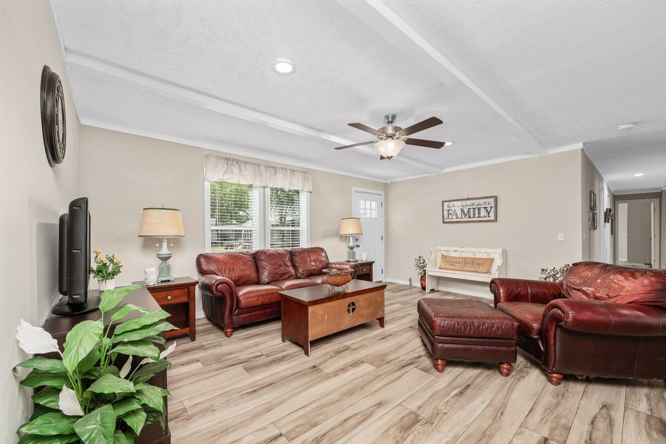 X model 32684x interior home features