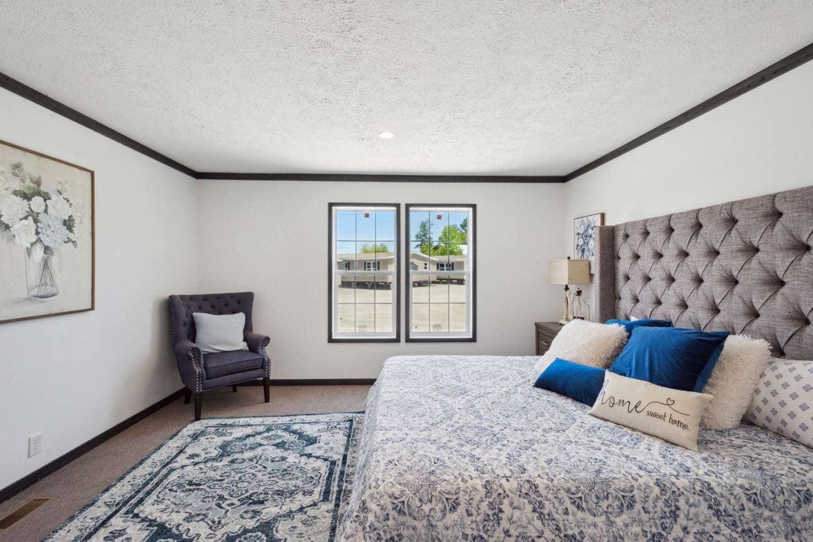 Roan bedroom home features