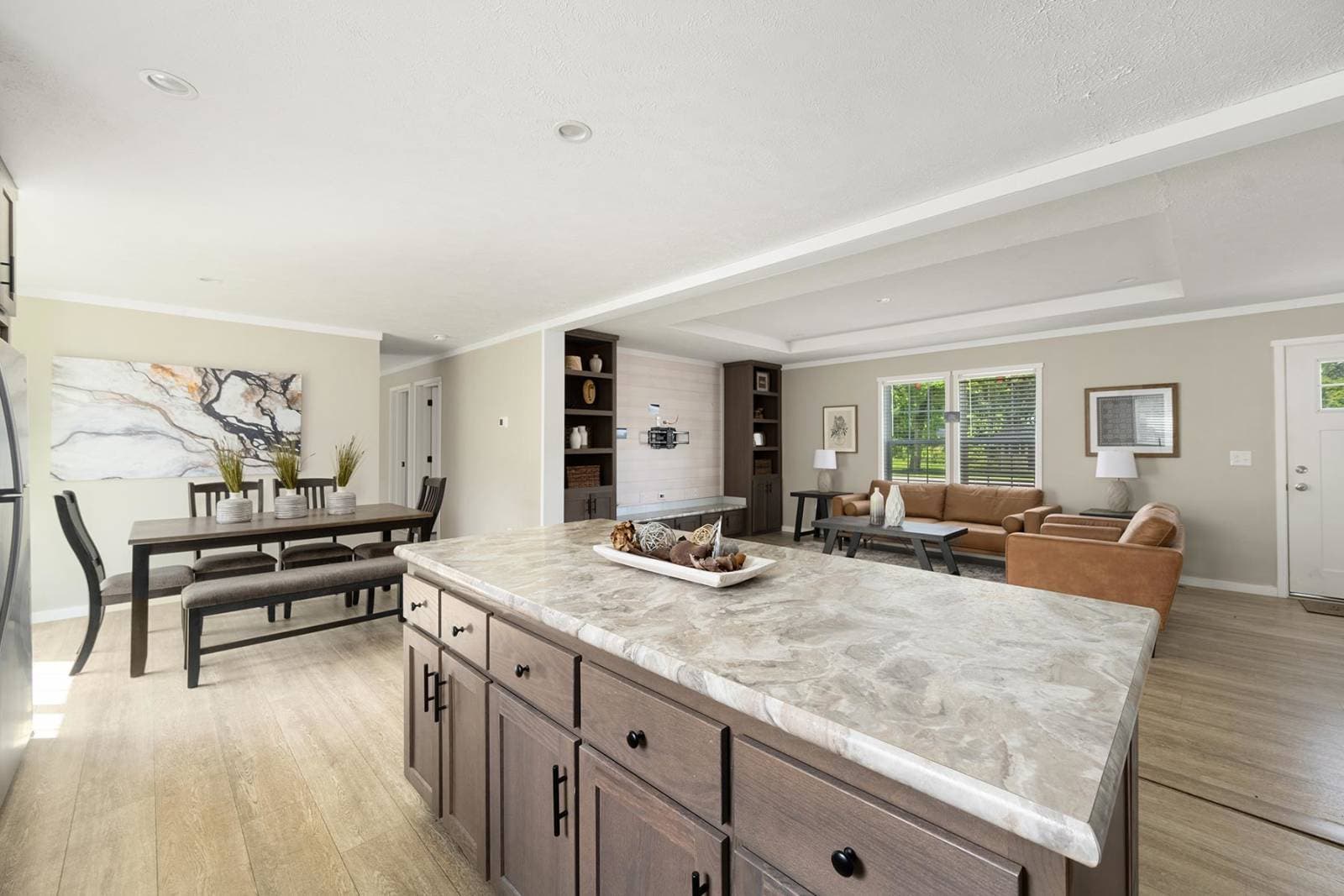 Pursuit kitchen home features