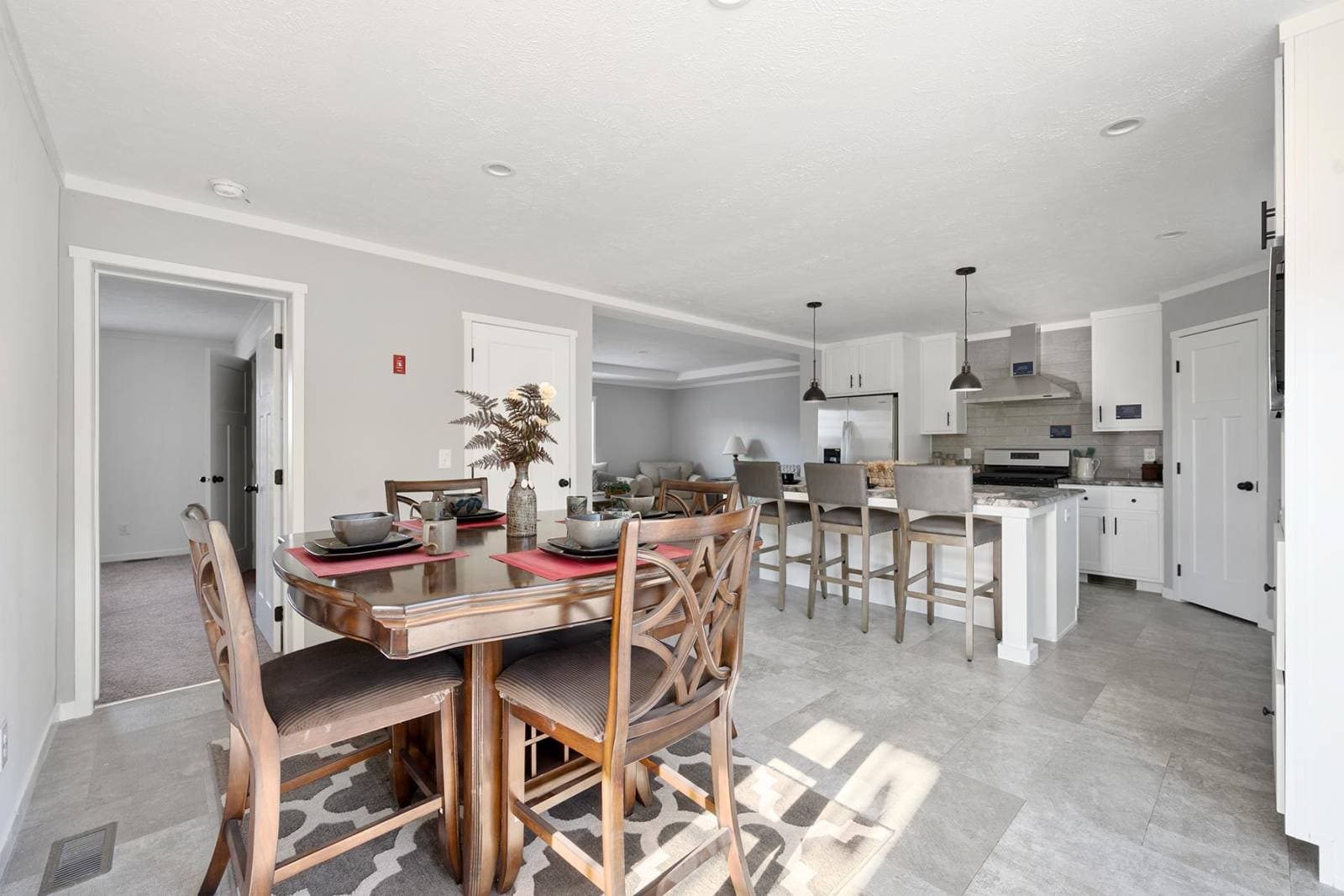 Attain kitchen home features