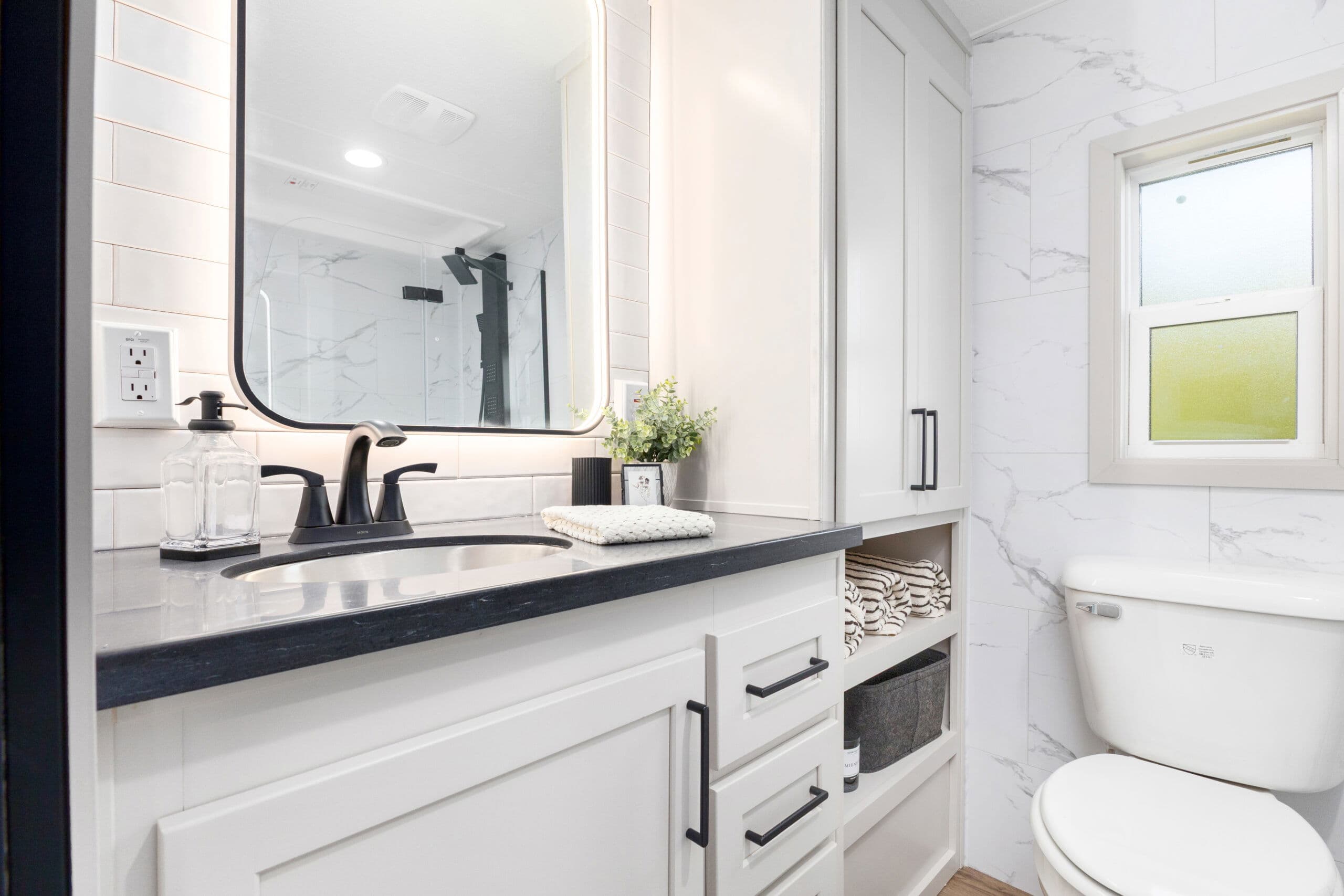 Eldorado 9099pwd bathroom home features