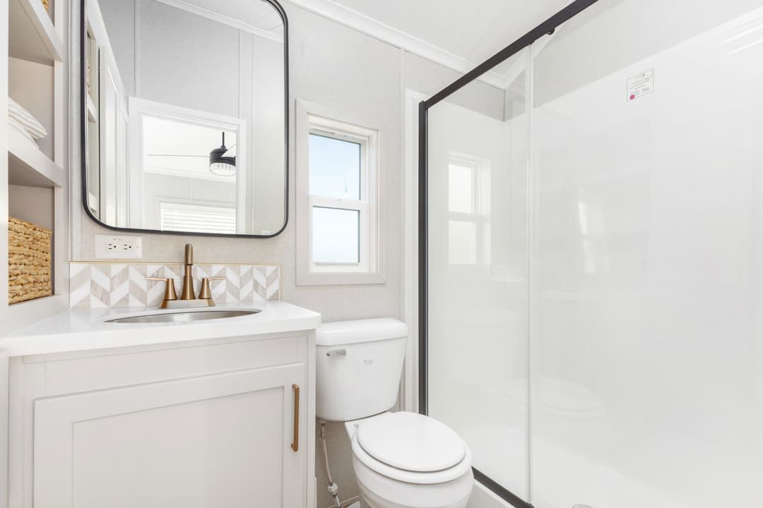 Eldorado 9092 bathroom home features