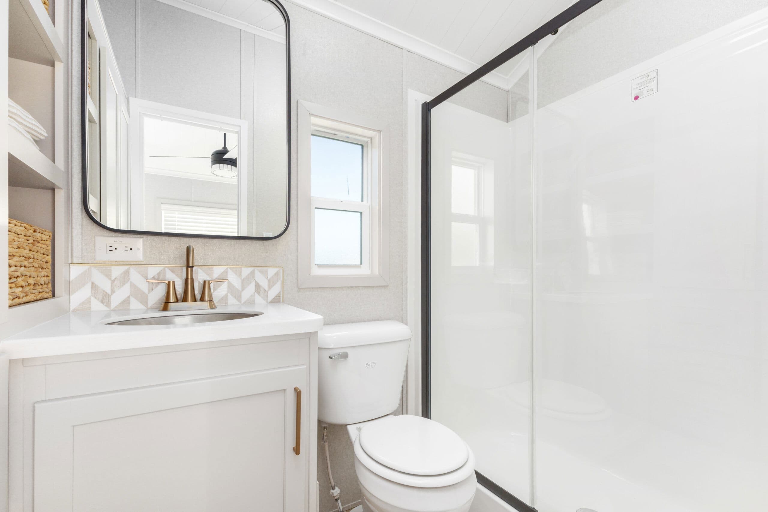 Eldorado 9092 bathroom home features