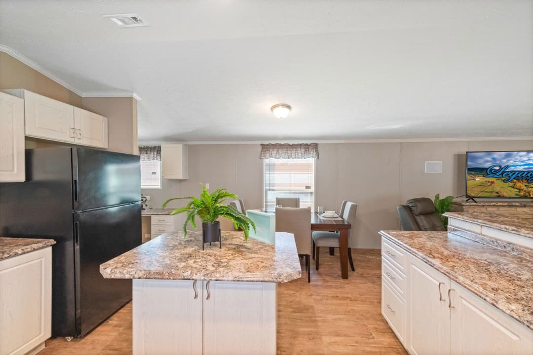 Ultra 18-wide h-18×80-32f kitchen home features