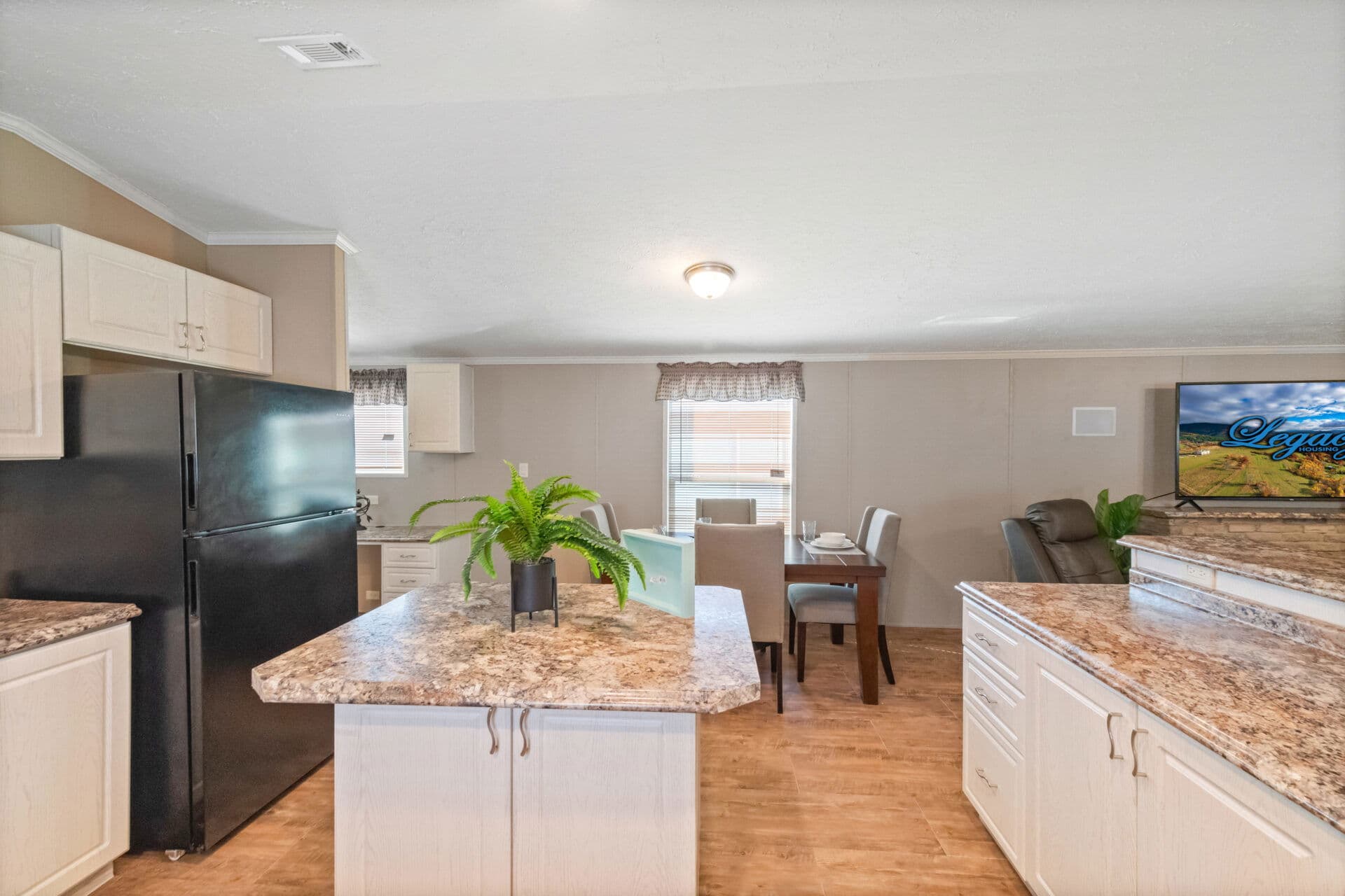 Ultra 18-wide h-18×80-32f kitchen home features