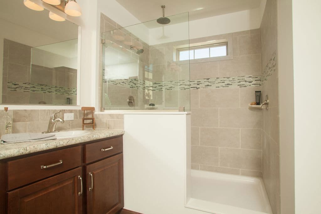 Ultra ranch 2p2402-x bathroom home features