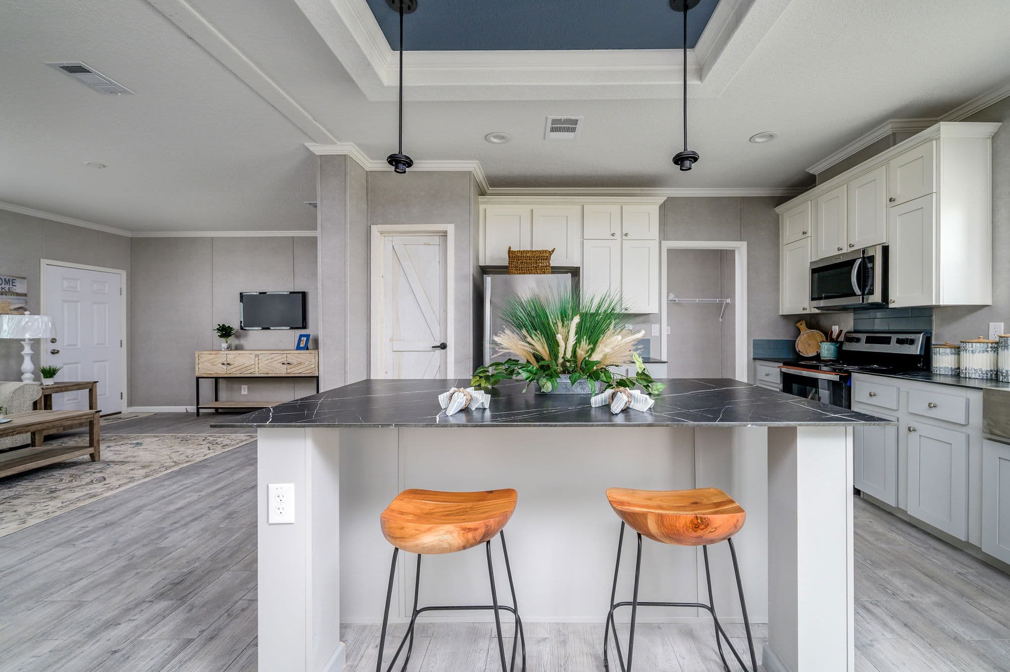 Keaton kitchen and hero home features