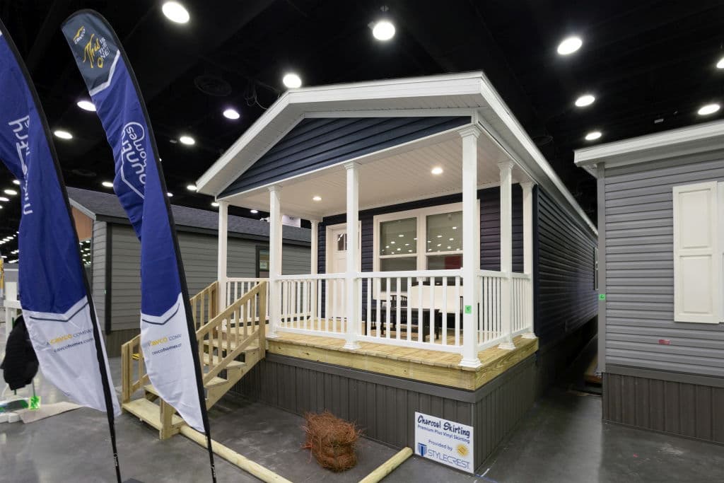 1w1048-v exterior home features