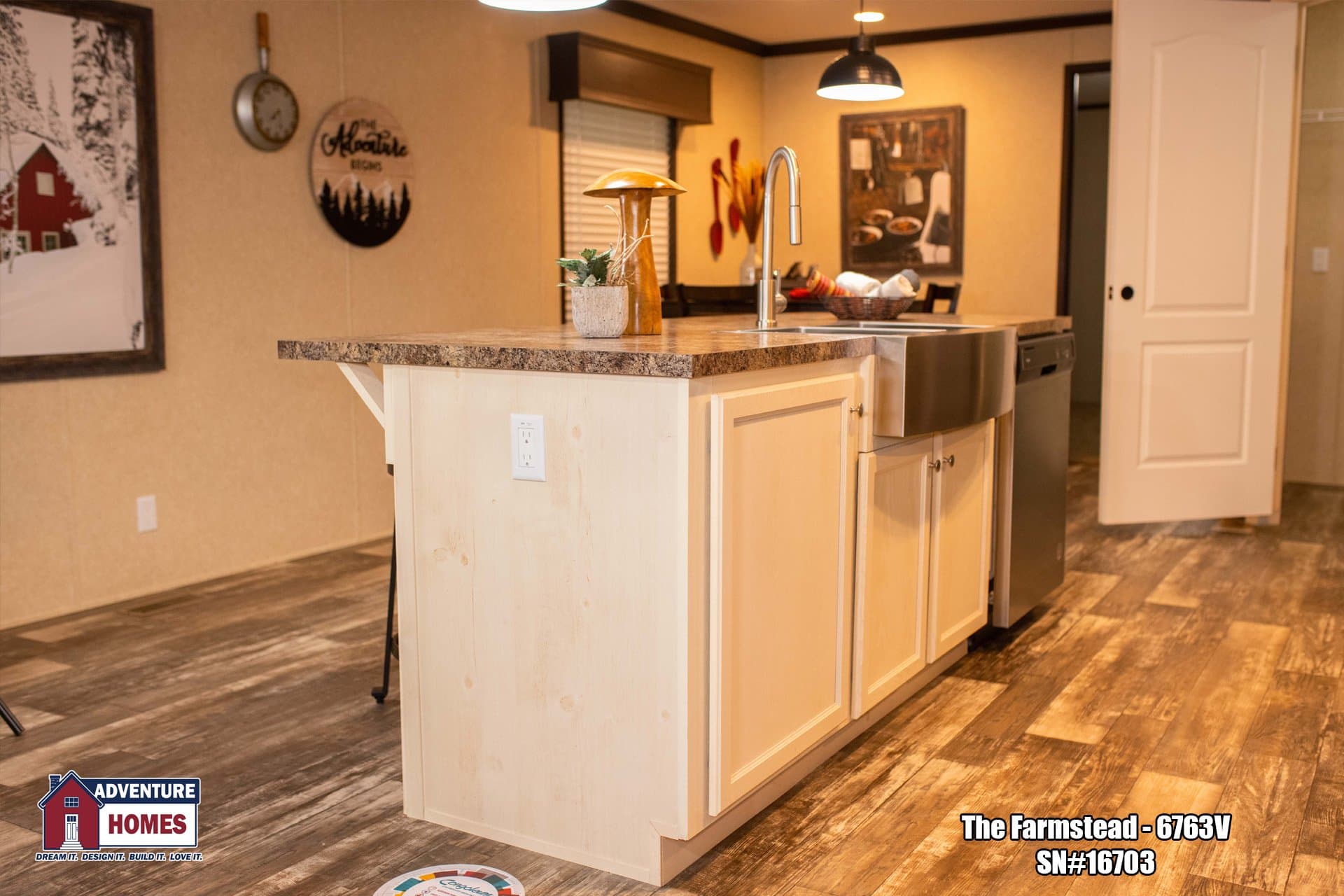 Farmstead | 6763v kitchen home features