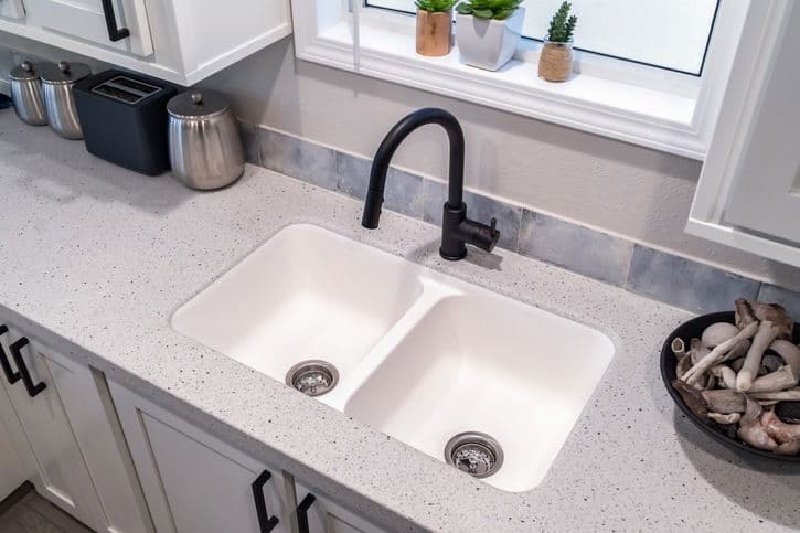 Eagle 11341a kitchen home features