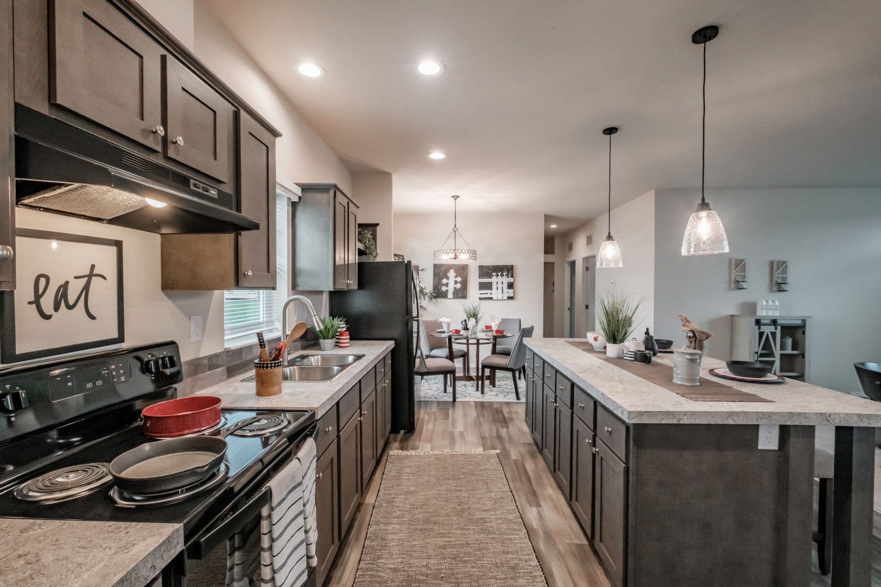 Canyon kitchen home features