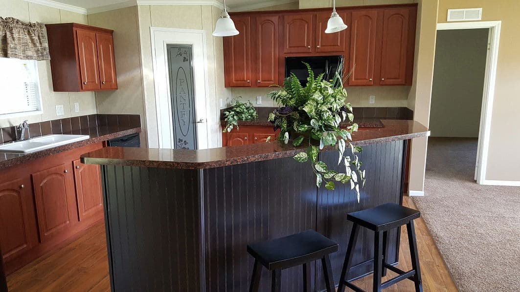 Keith 2872 3br-den-office-2bth kitchen home features