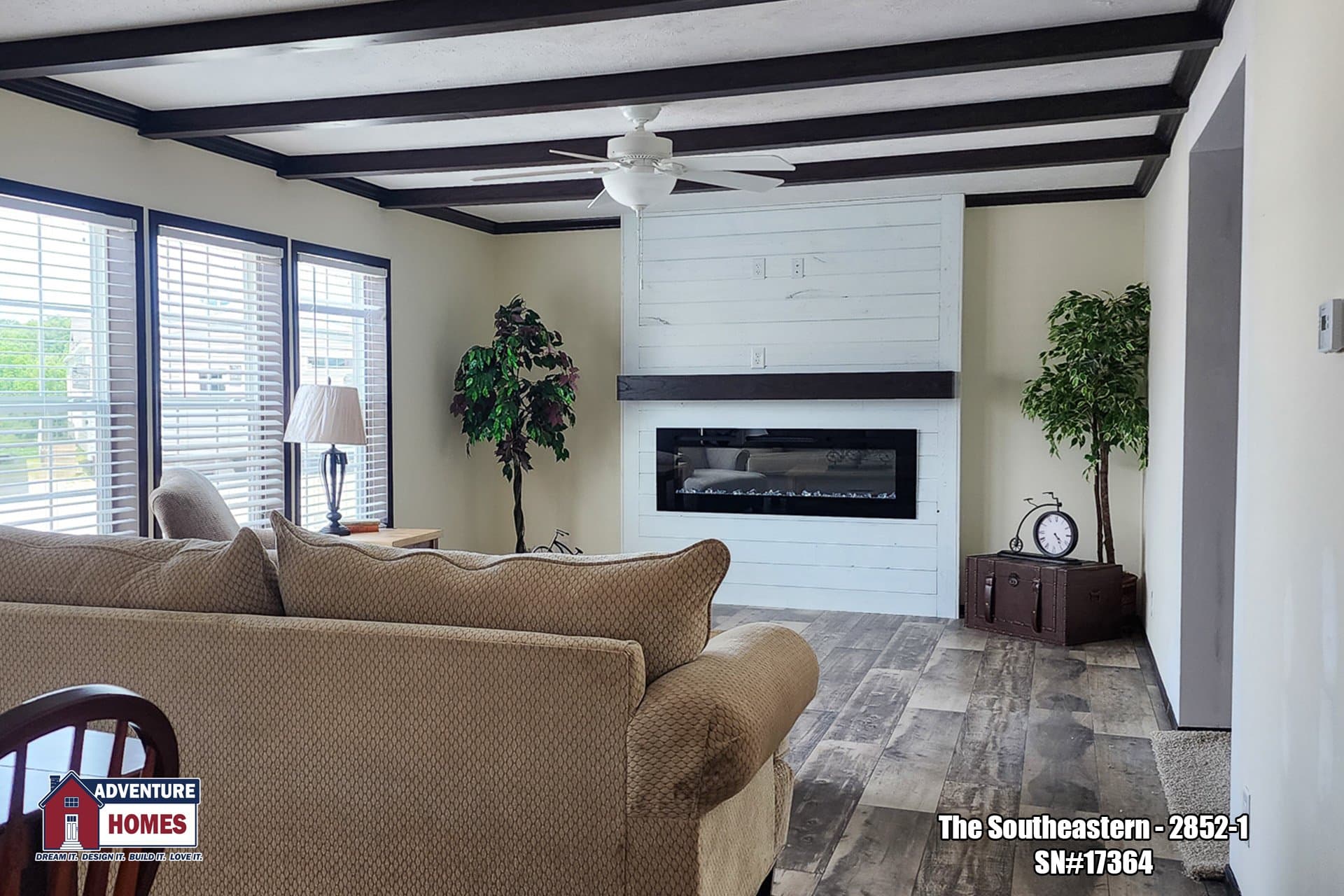 Southeastern | 2852-1 interior home features