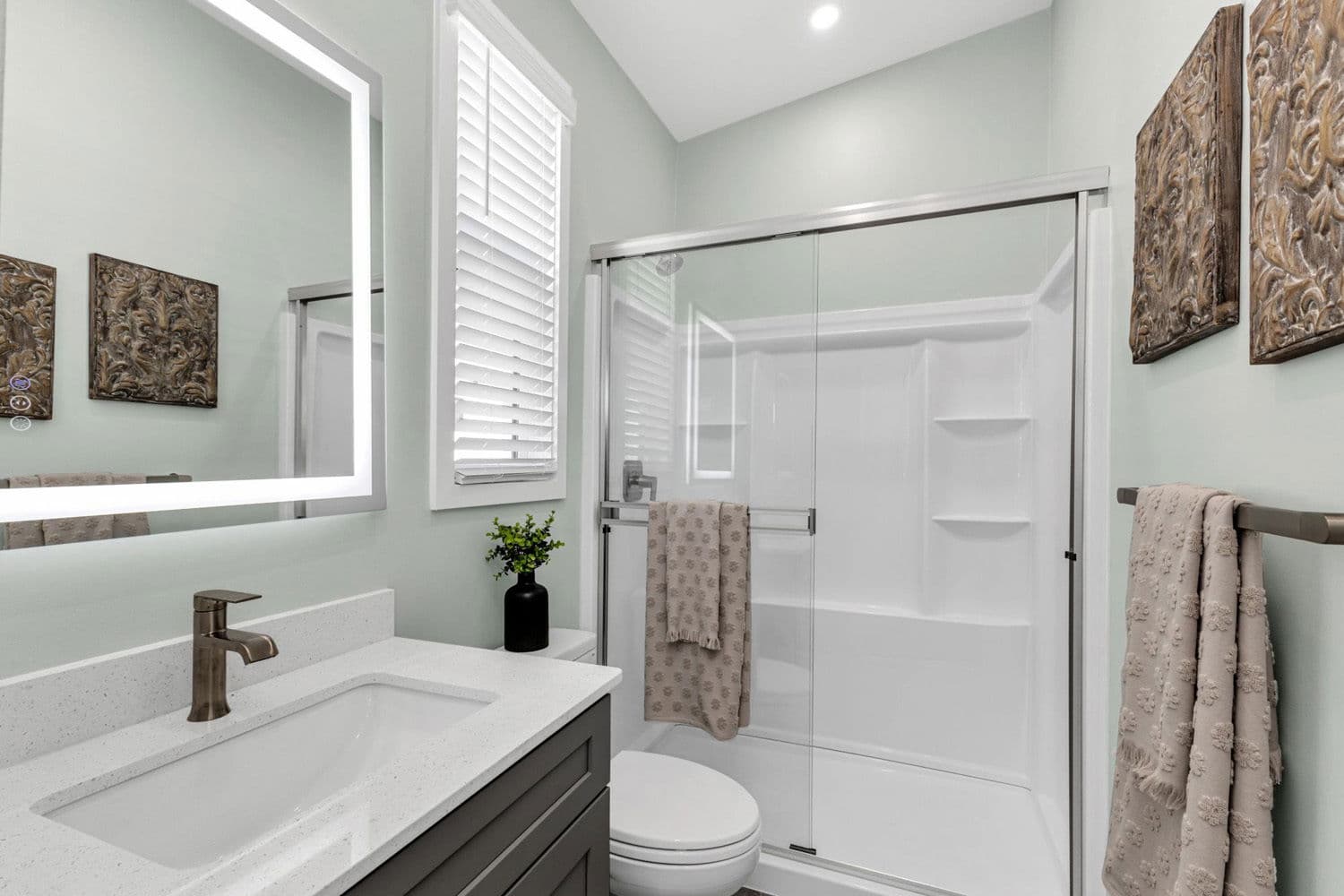Sierra sky bathroom home features
