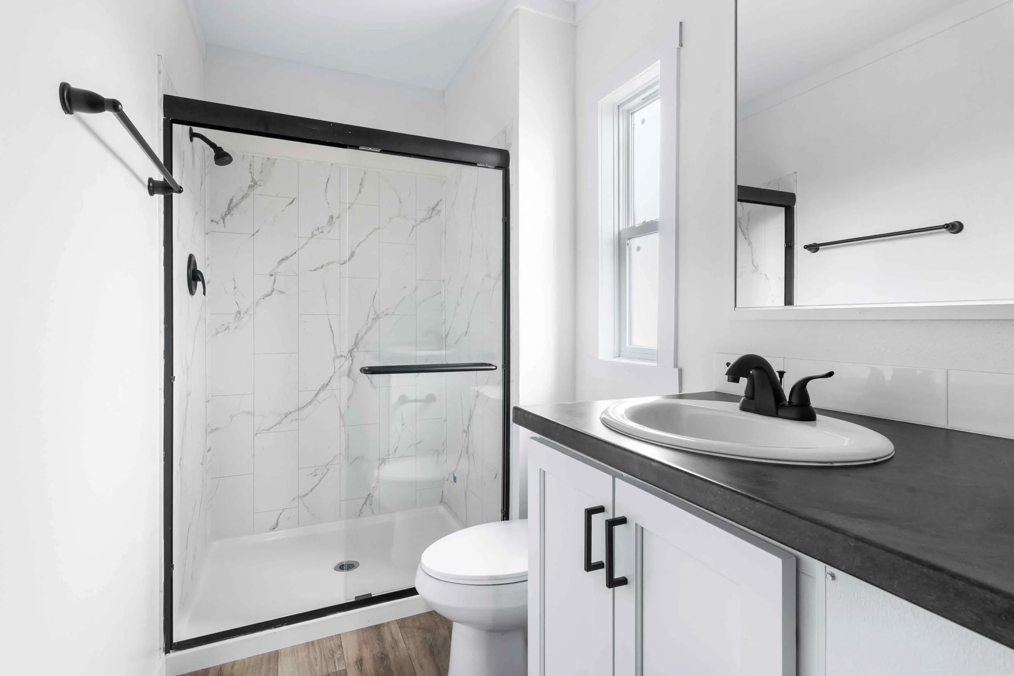 The alamo bathroom home features