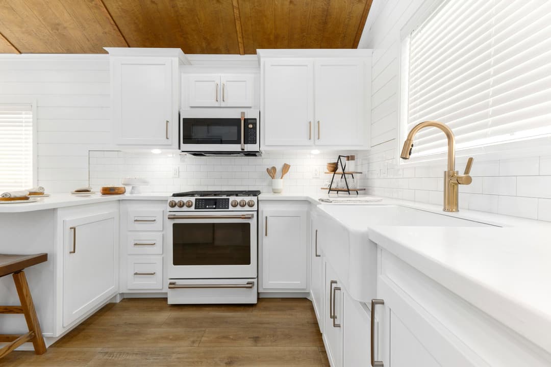 Eldorado 9101 kitchen home features