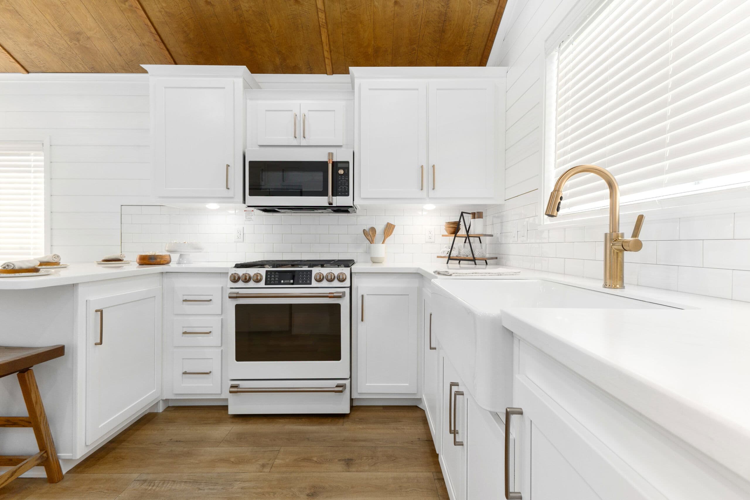 Eldorado 9101 kitchen home features