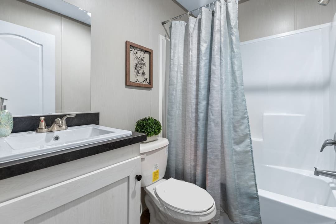 Resolution 16763x bathroom home features