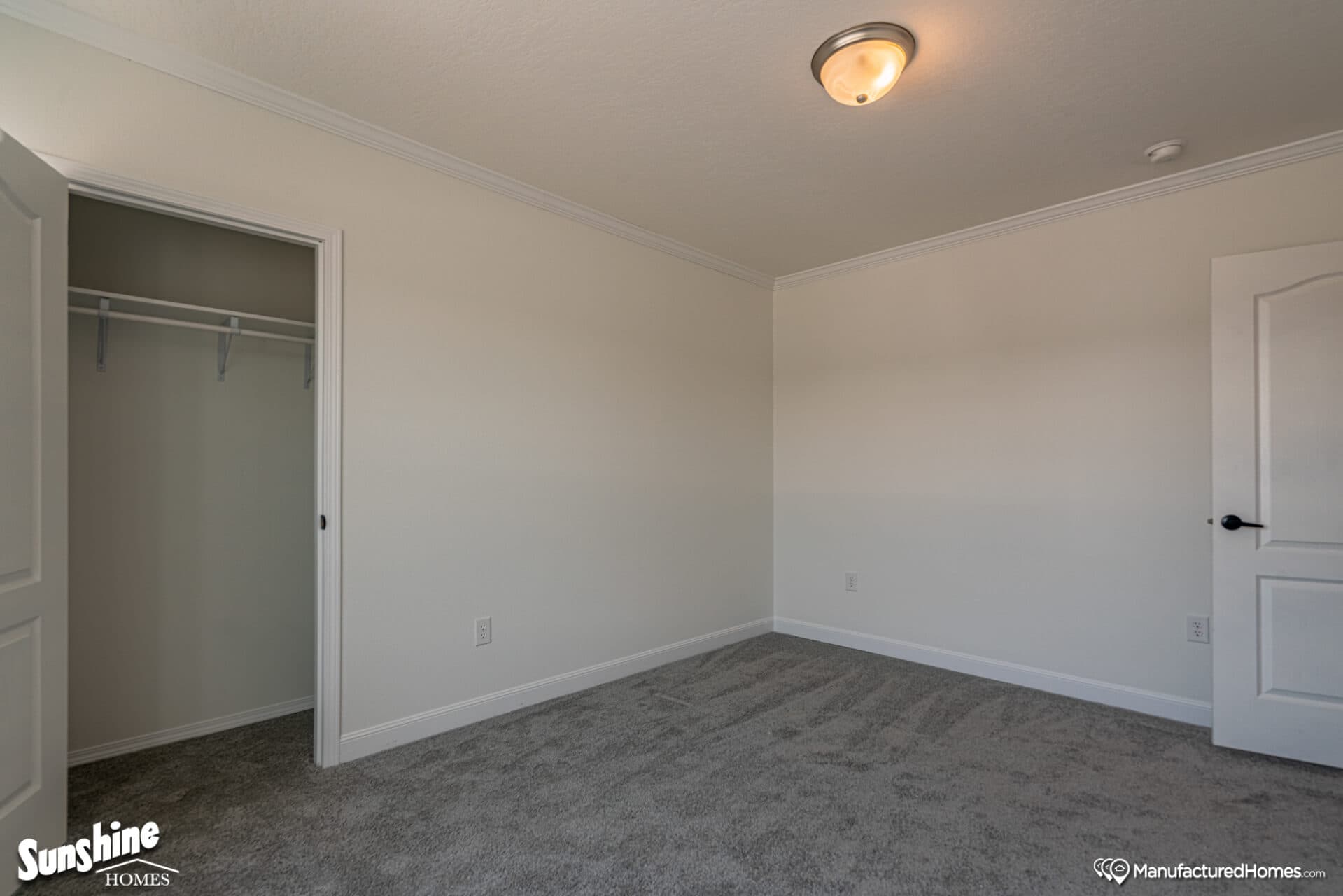 Pri3280-2049 bedroom home features