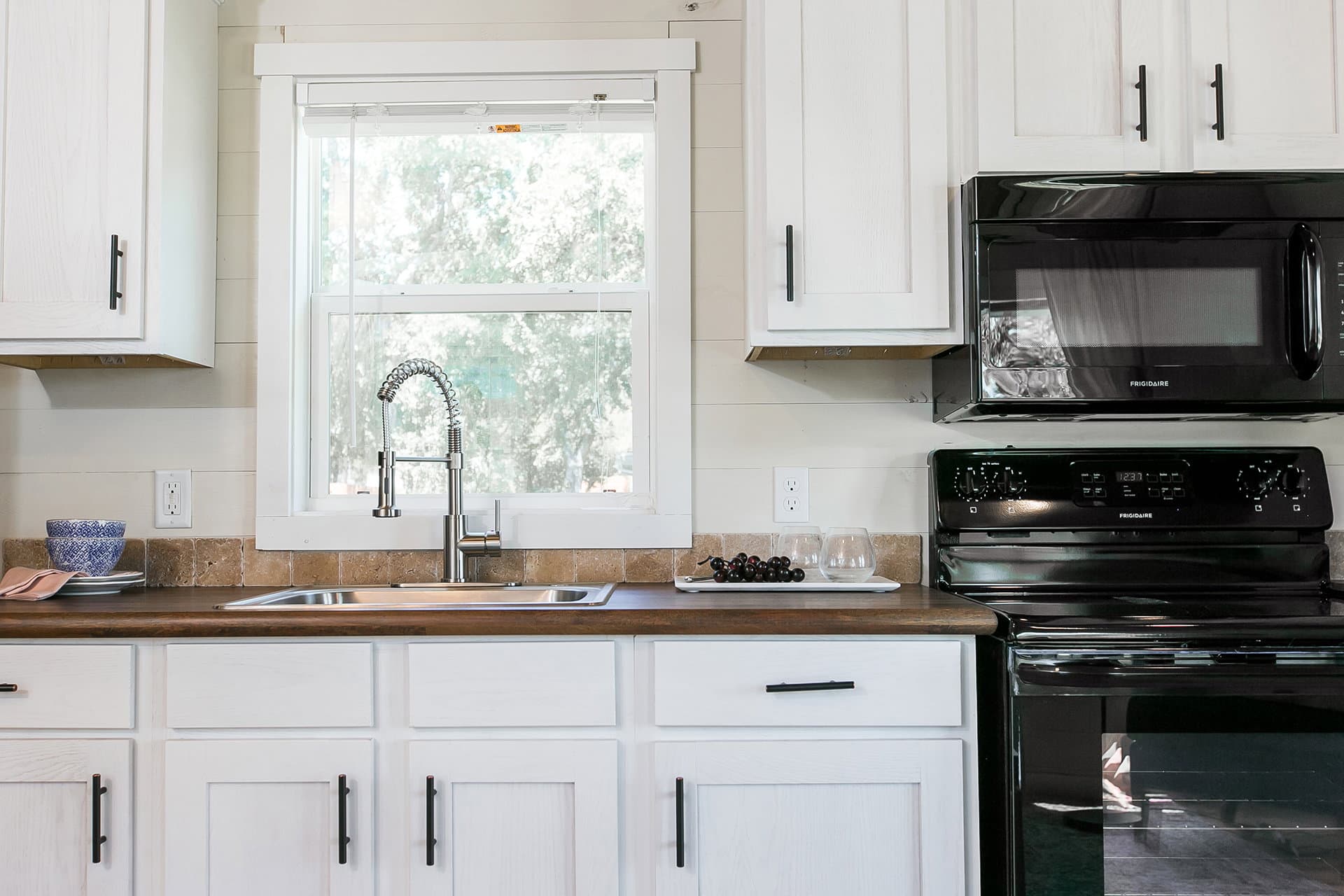 Sipsey kitchen home features