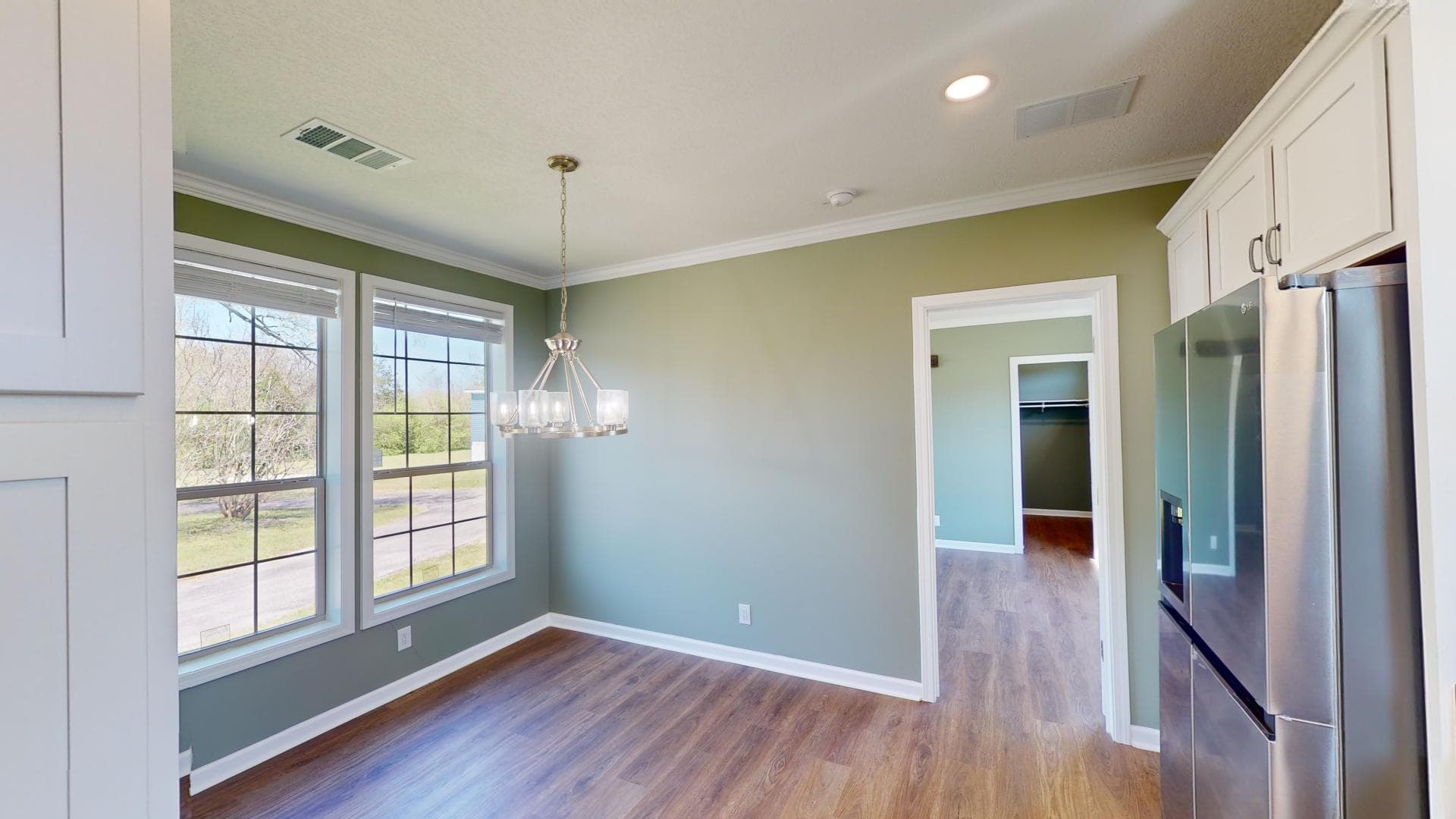 Lakeview interior home features