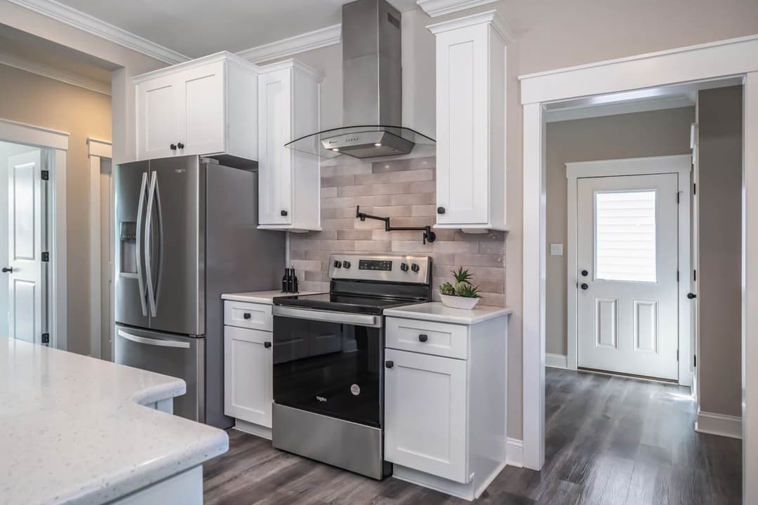 Southampton cape kitchen home features