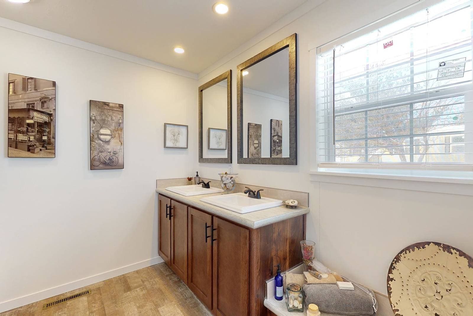 East point - intrigue bathroom home features