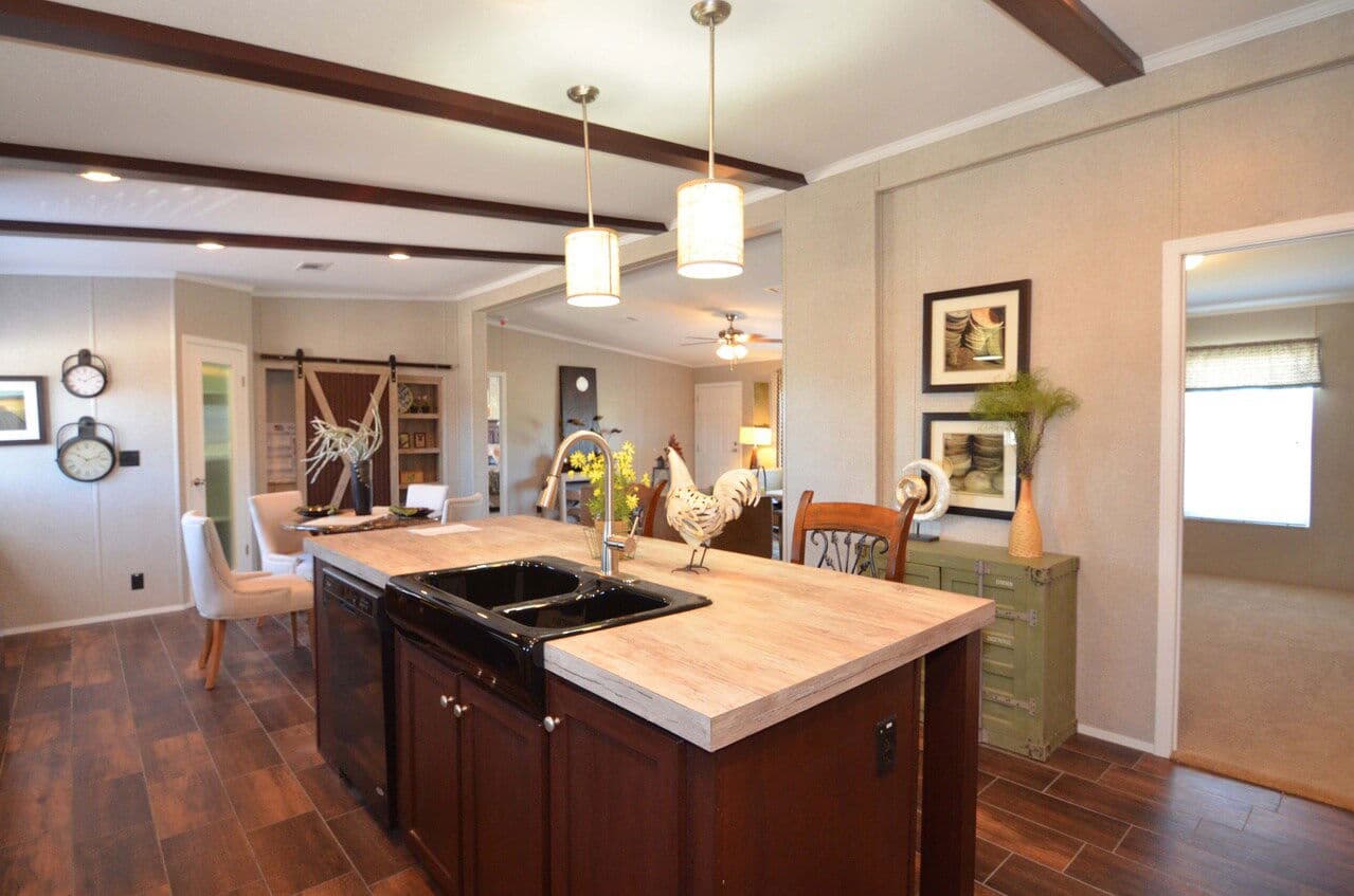 Kensington 28604k kitchen home features