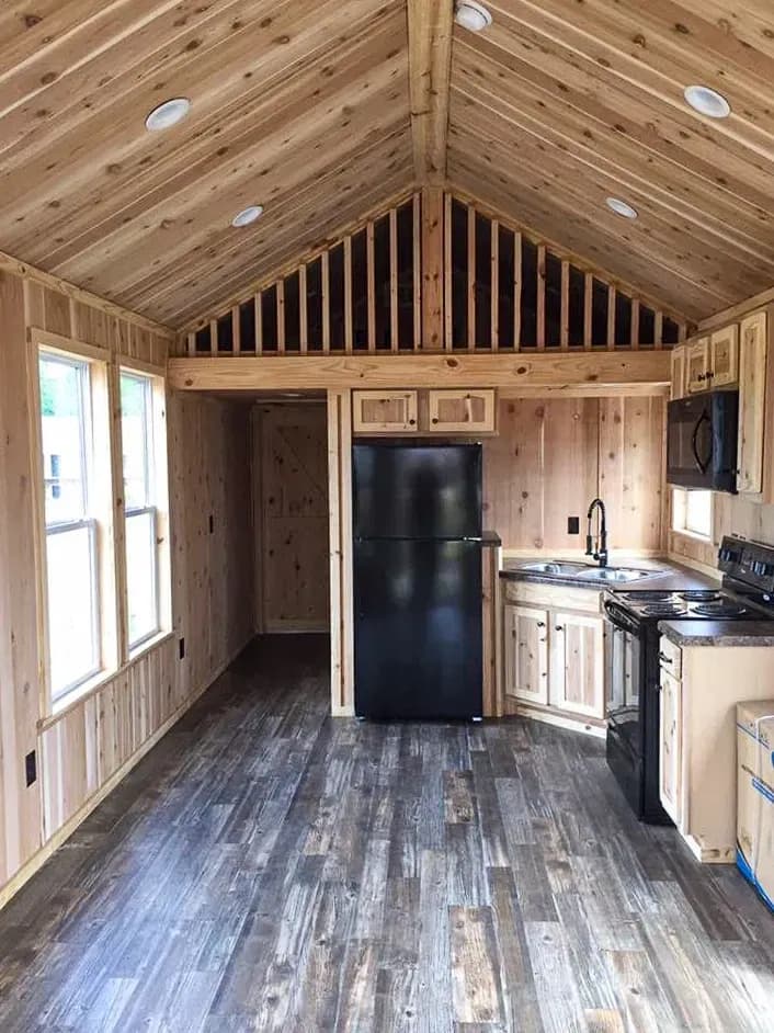 Hiker's hideout | 4b 101 interior home features