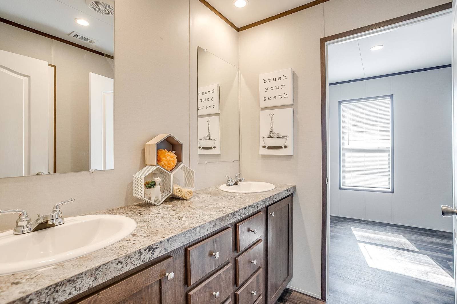 Nm3260f bathroom home features