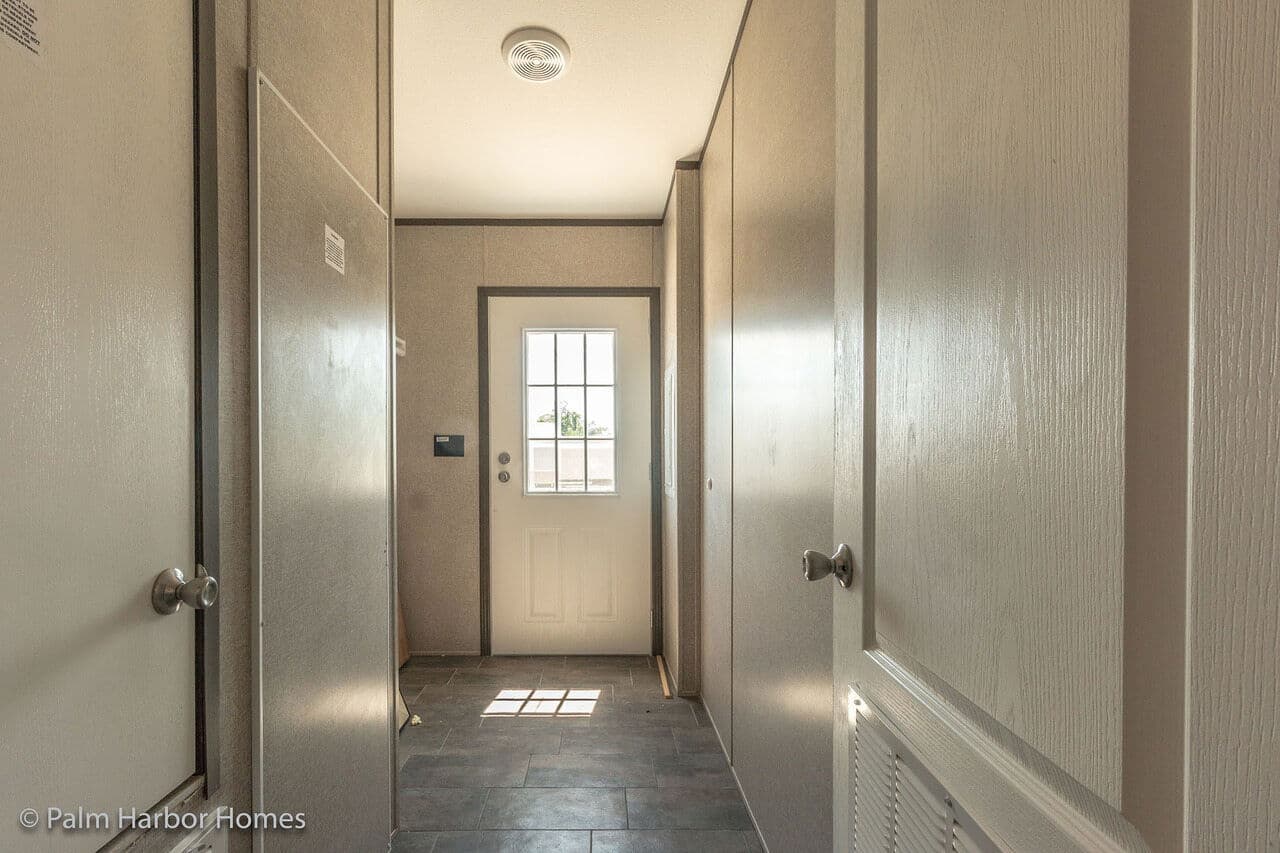 Carrington 30764c interior home features