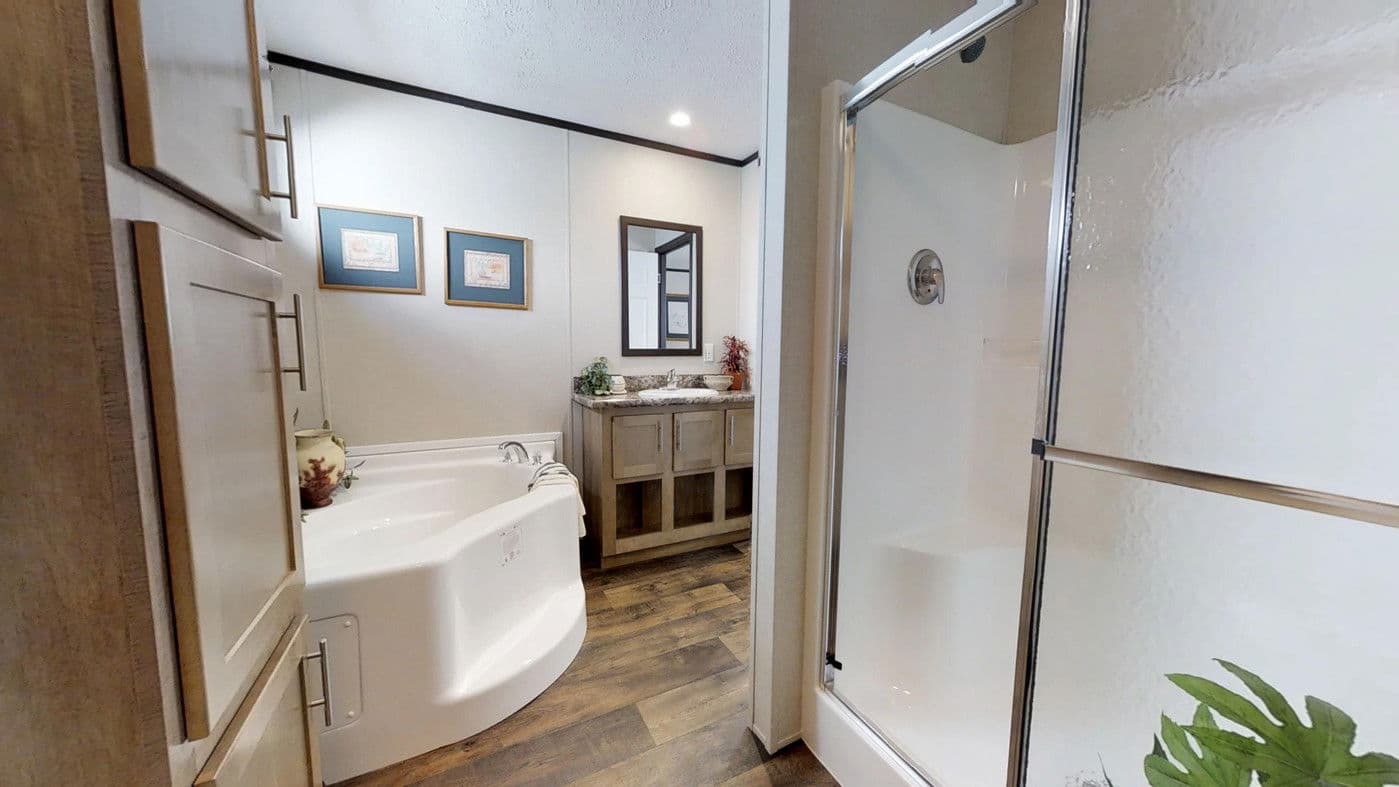 Inspiration 184510 bathroom home features