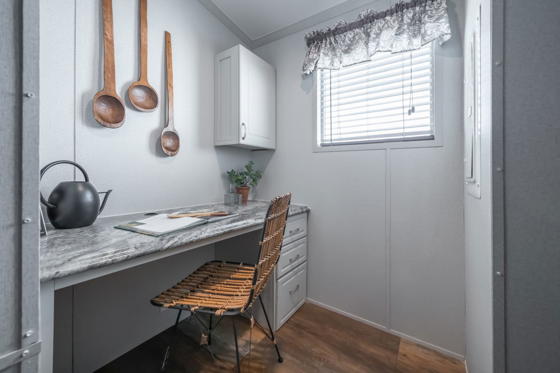 Heritage h-3256-32d interior home features