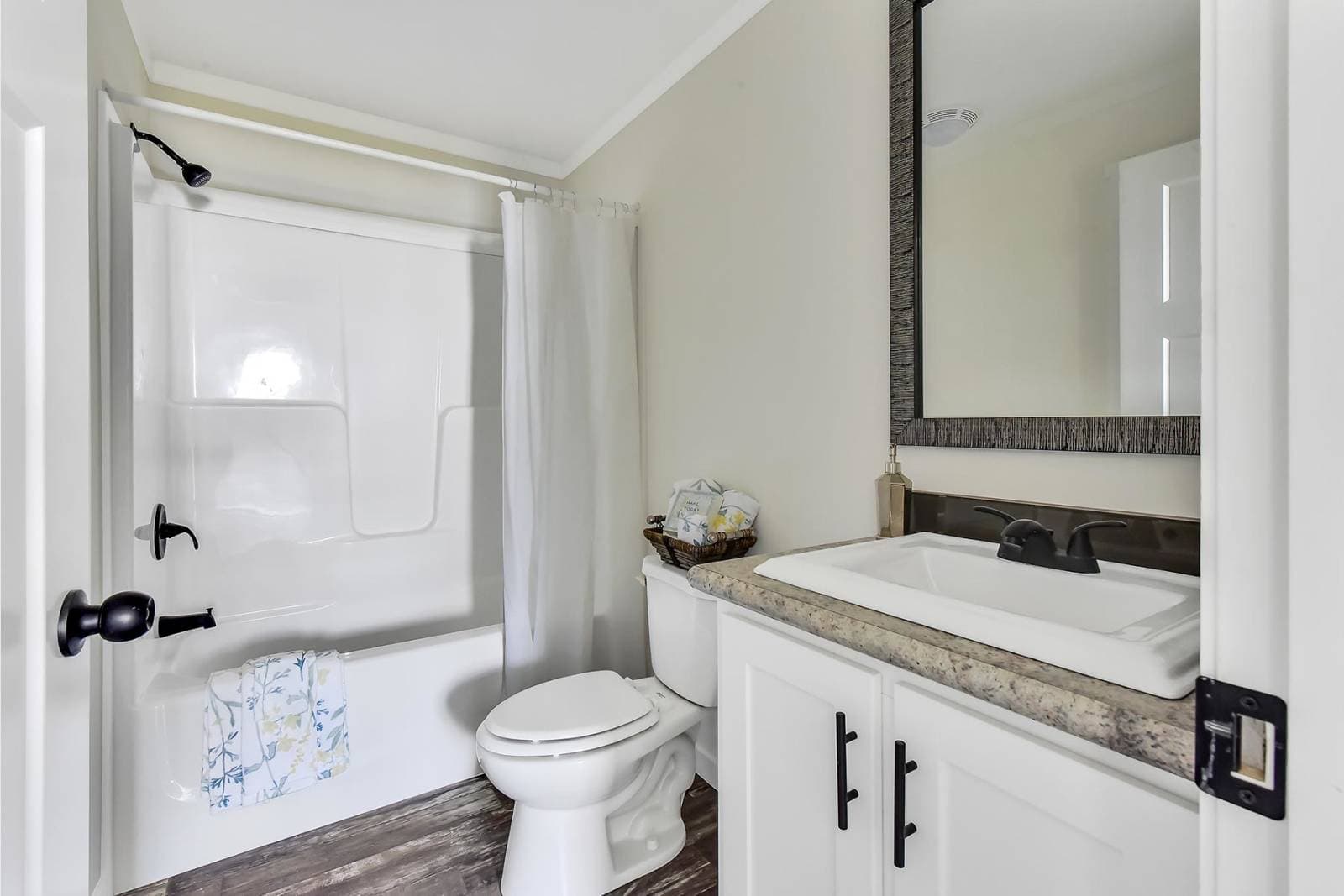 Elevate 56f bathroom home features