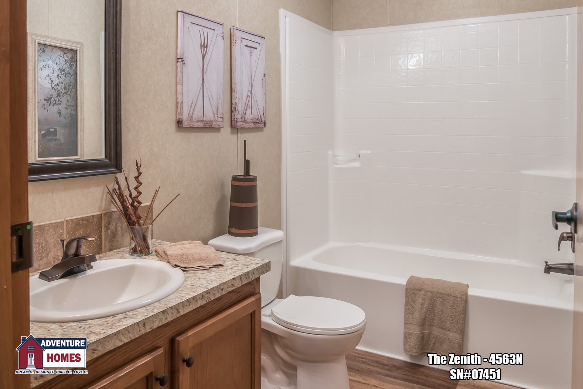 Zenith | 4563n bathroom home features