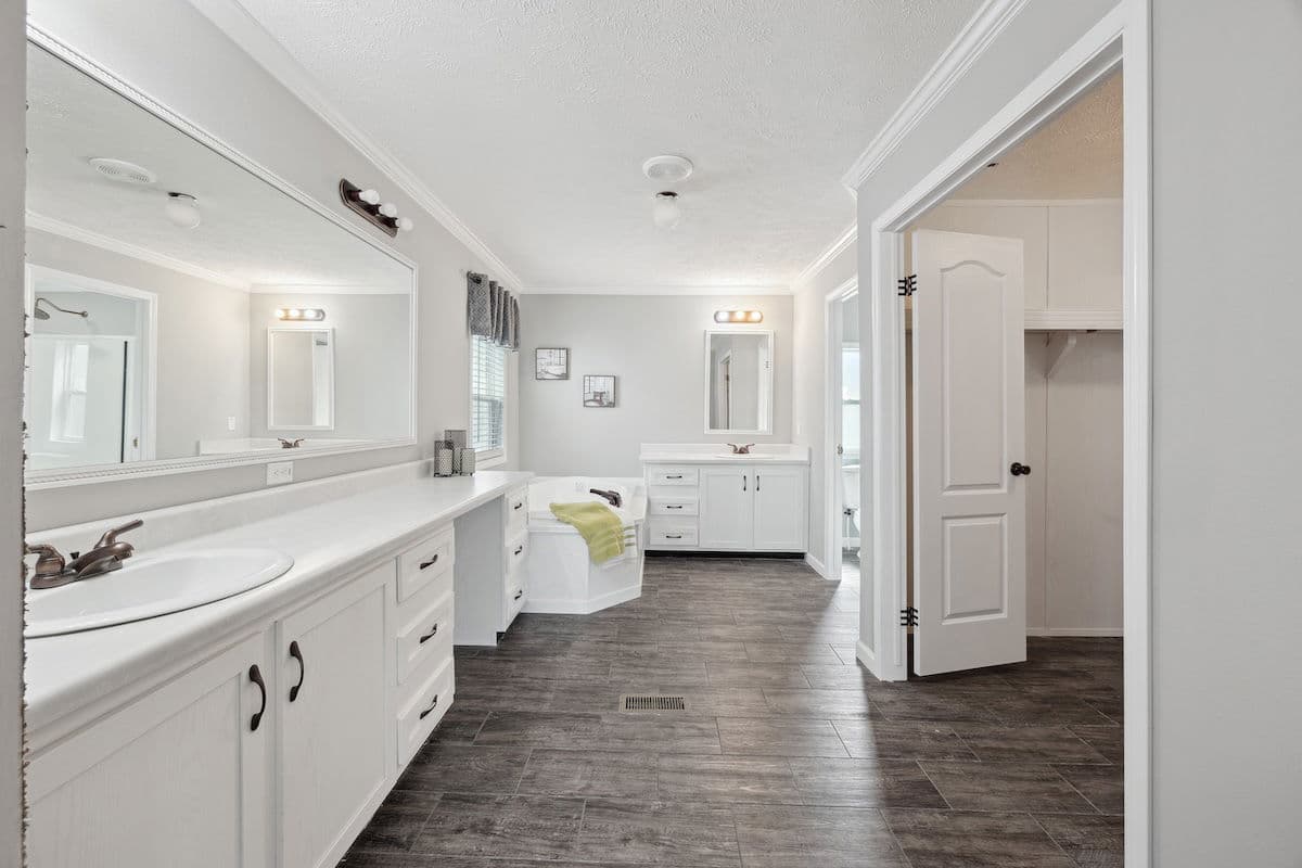 Md-30-32 josey wales bathroom home features