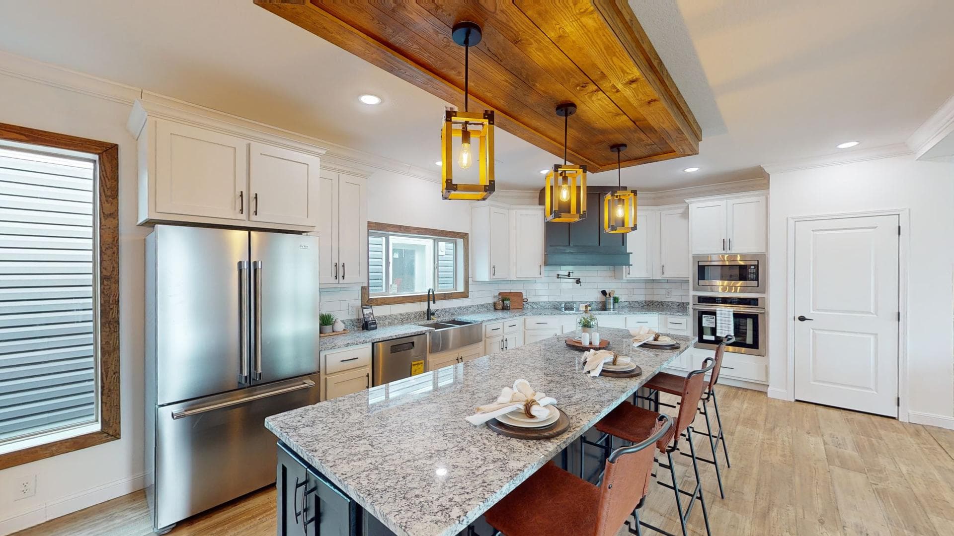 Pri3284-2010-2 kitchen home features