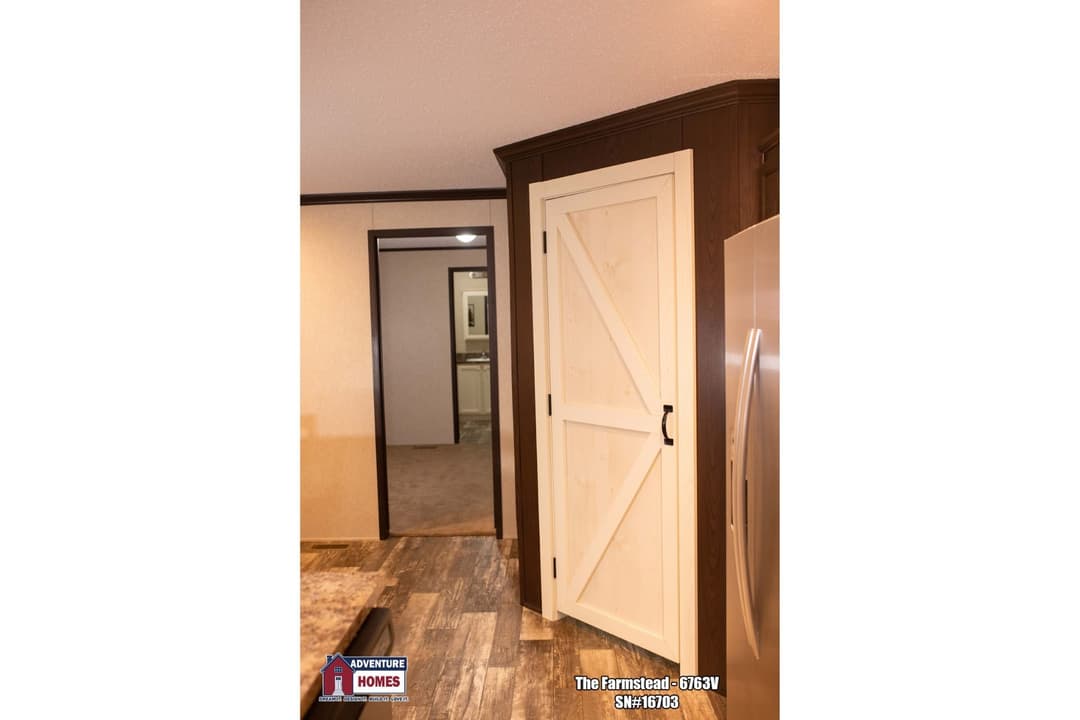 Farmstead | 6763v interior home features