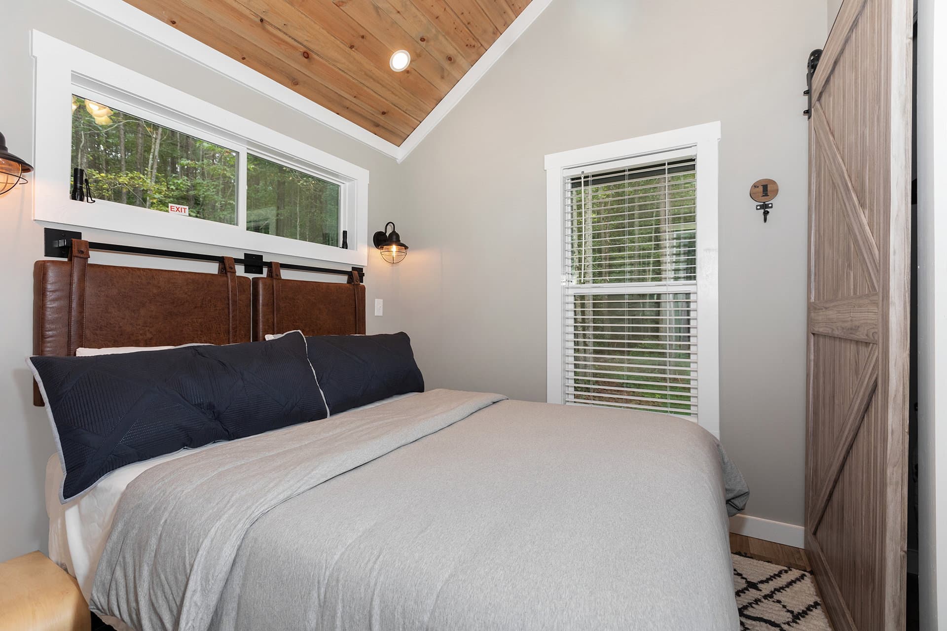 Coldwater bedroom home features