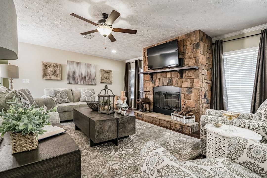 Kb-3244 interior home features