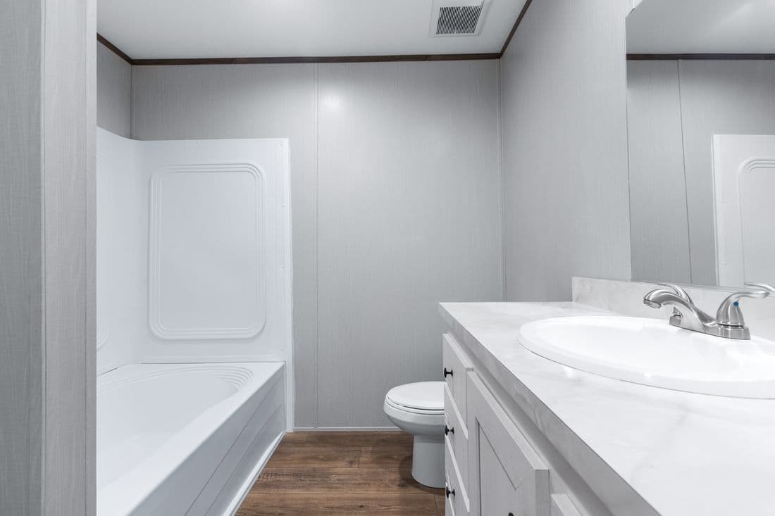 Homestead 16683a bathroom home features