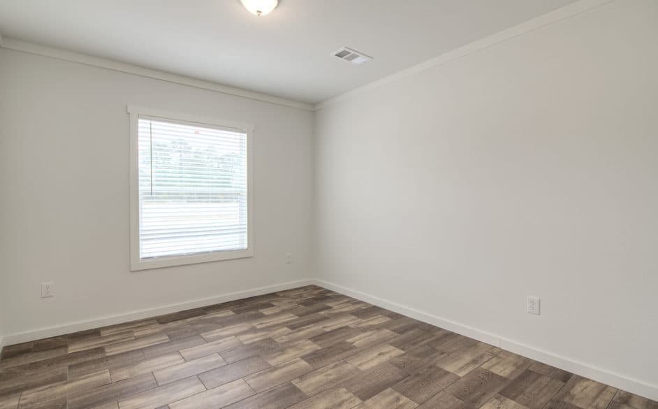 Pearl 6380 bedroom home features