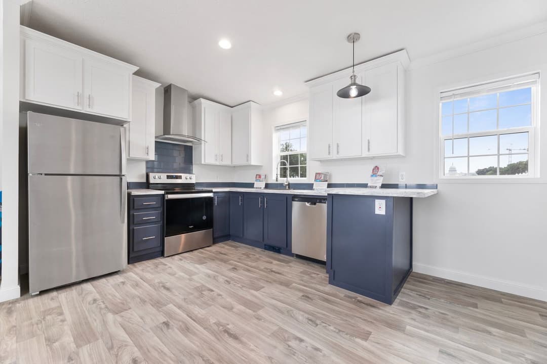 Blue ridge duplex kitchen home features