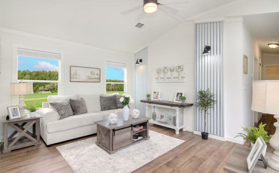 Opal 5663 interior home features