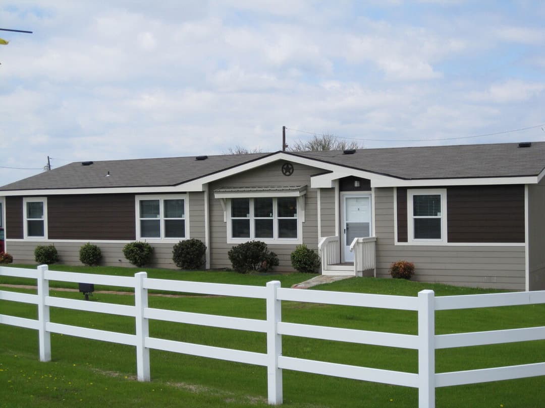 Benbrook 30684b hero, elevation, and exterior home features