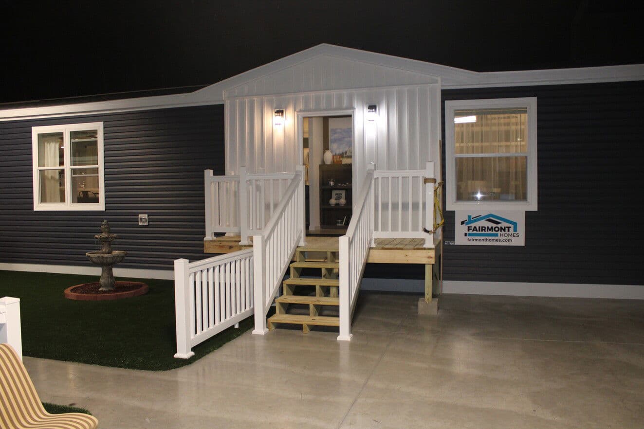 National 24525 exterior and elevation home features